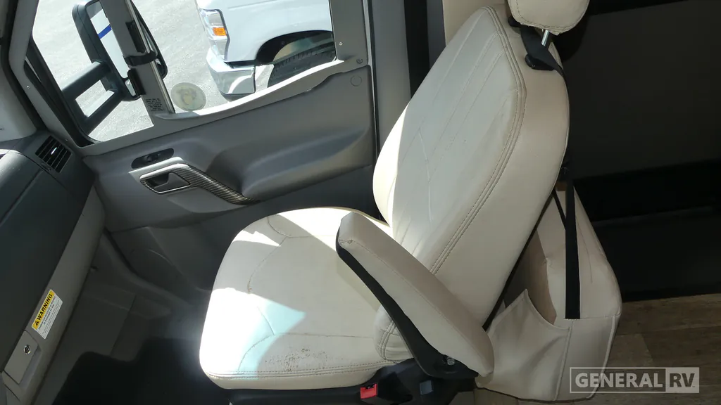 2019 Tiffin Wayfarer 24 FW, Photos photo 12