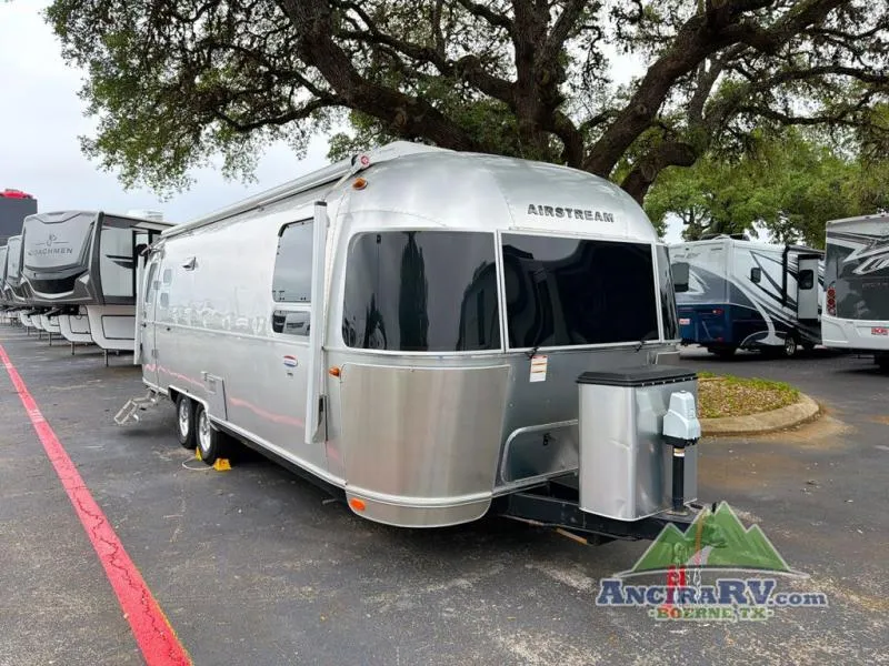 2017 Airstream International Signature 27FB - Photo 4