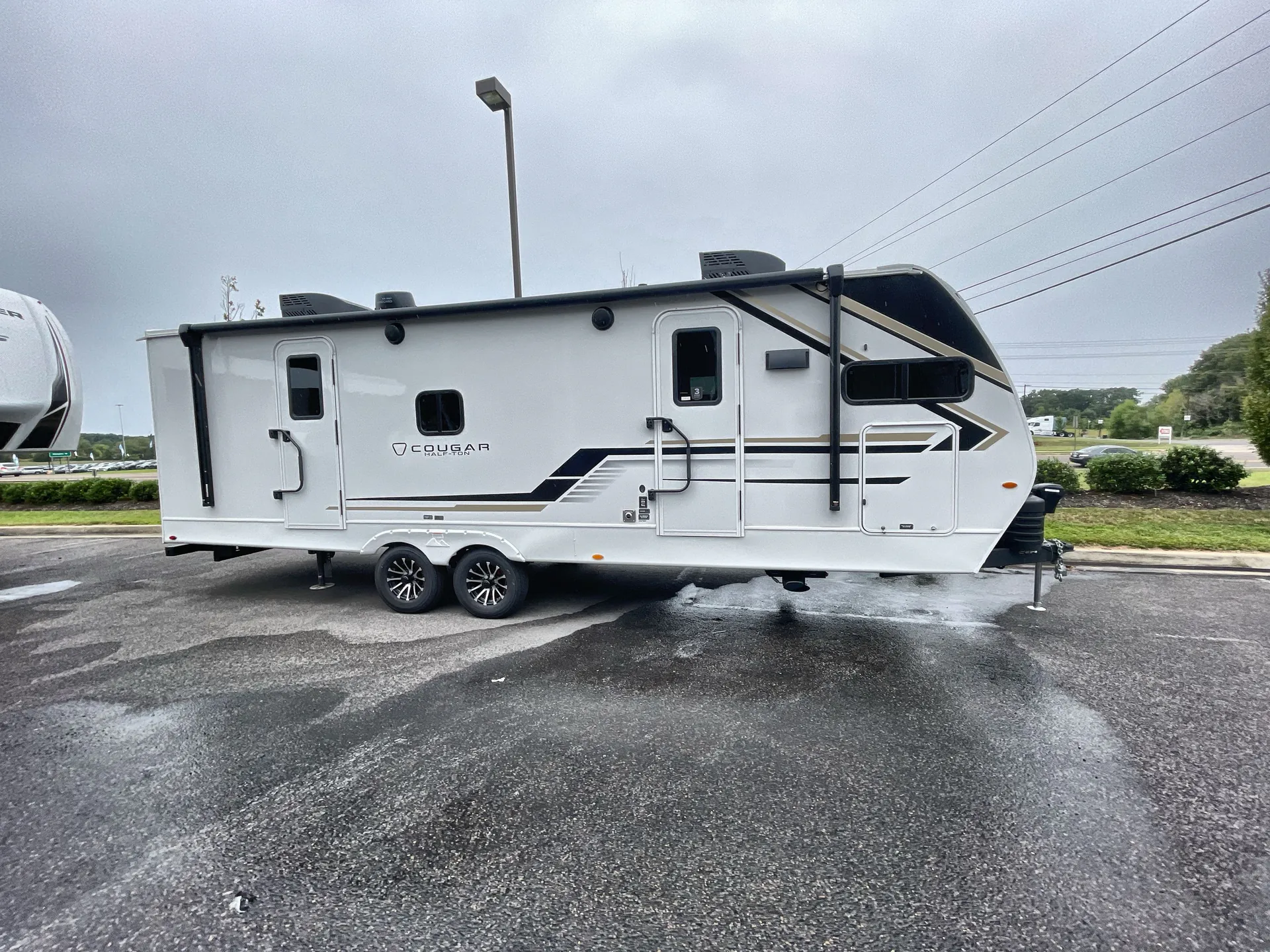 2026 Keystone Cougar Half-Ton 25FKD - Photo 2