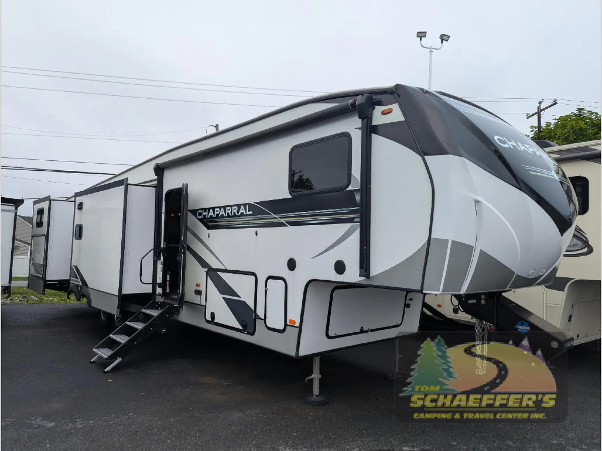 2022 Coachmen Chaparral 367BH - Photo 3