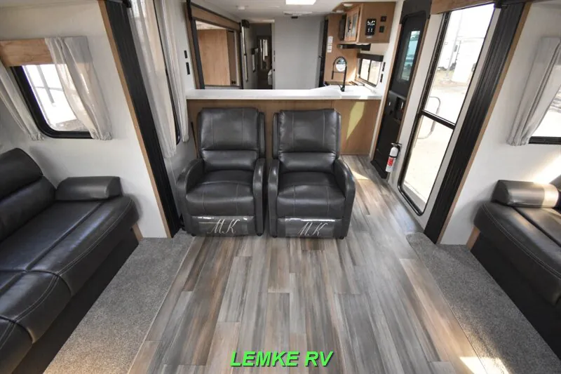 2023 Forest River Cherokee Wolf Den 306MM, Photos photo 5