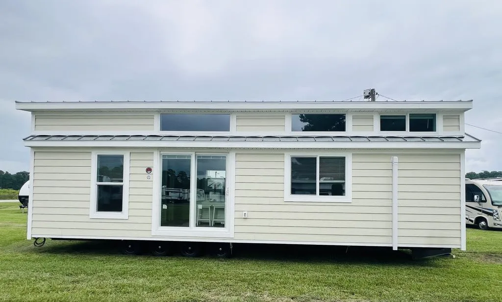 2026 GREAT OUTDOOR COTTAGES BAYVIEW 215-L - Photo 2