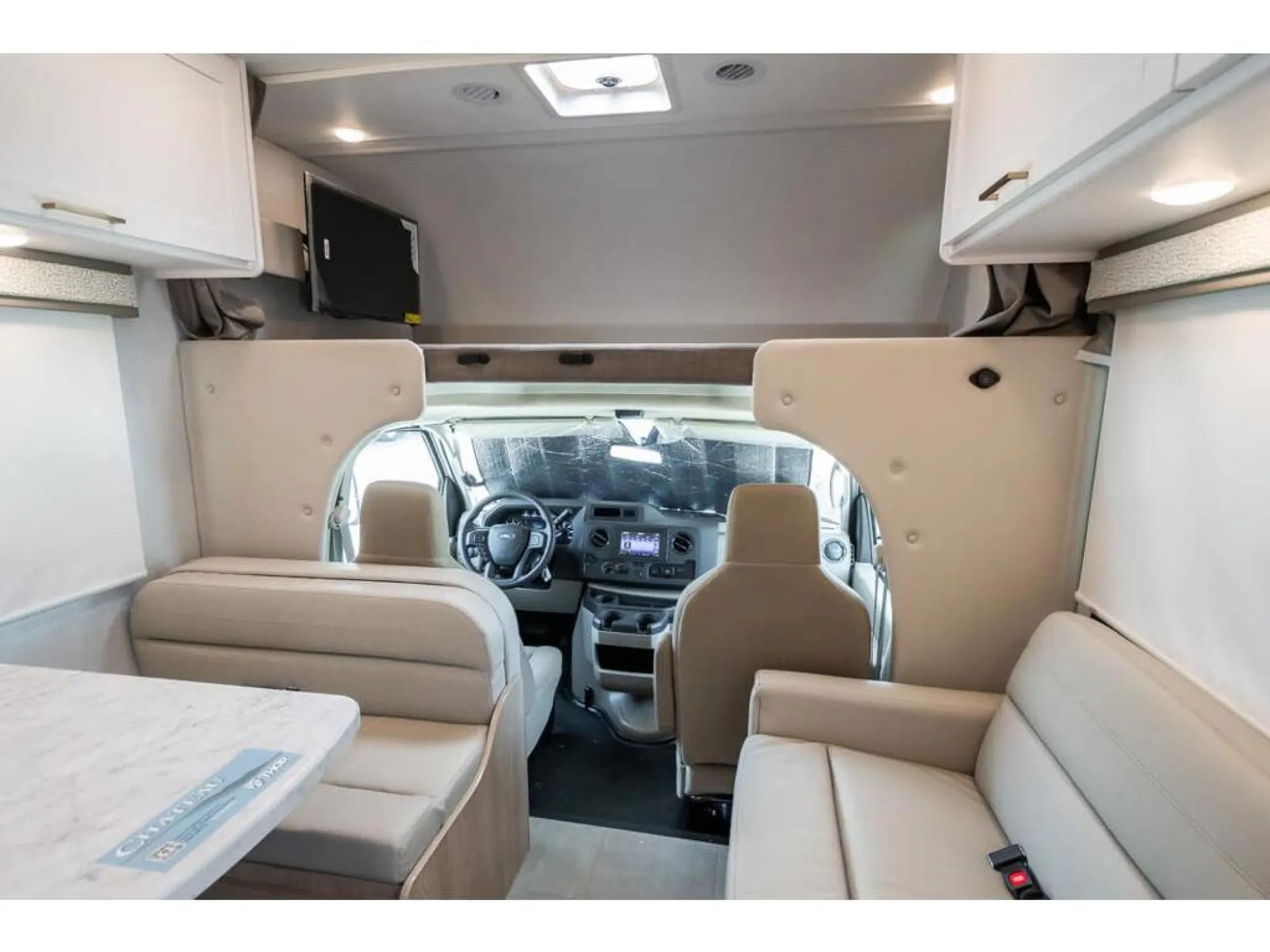2026 Thor Motor Coach Chateau 28G - Photo 4