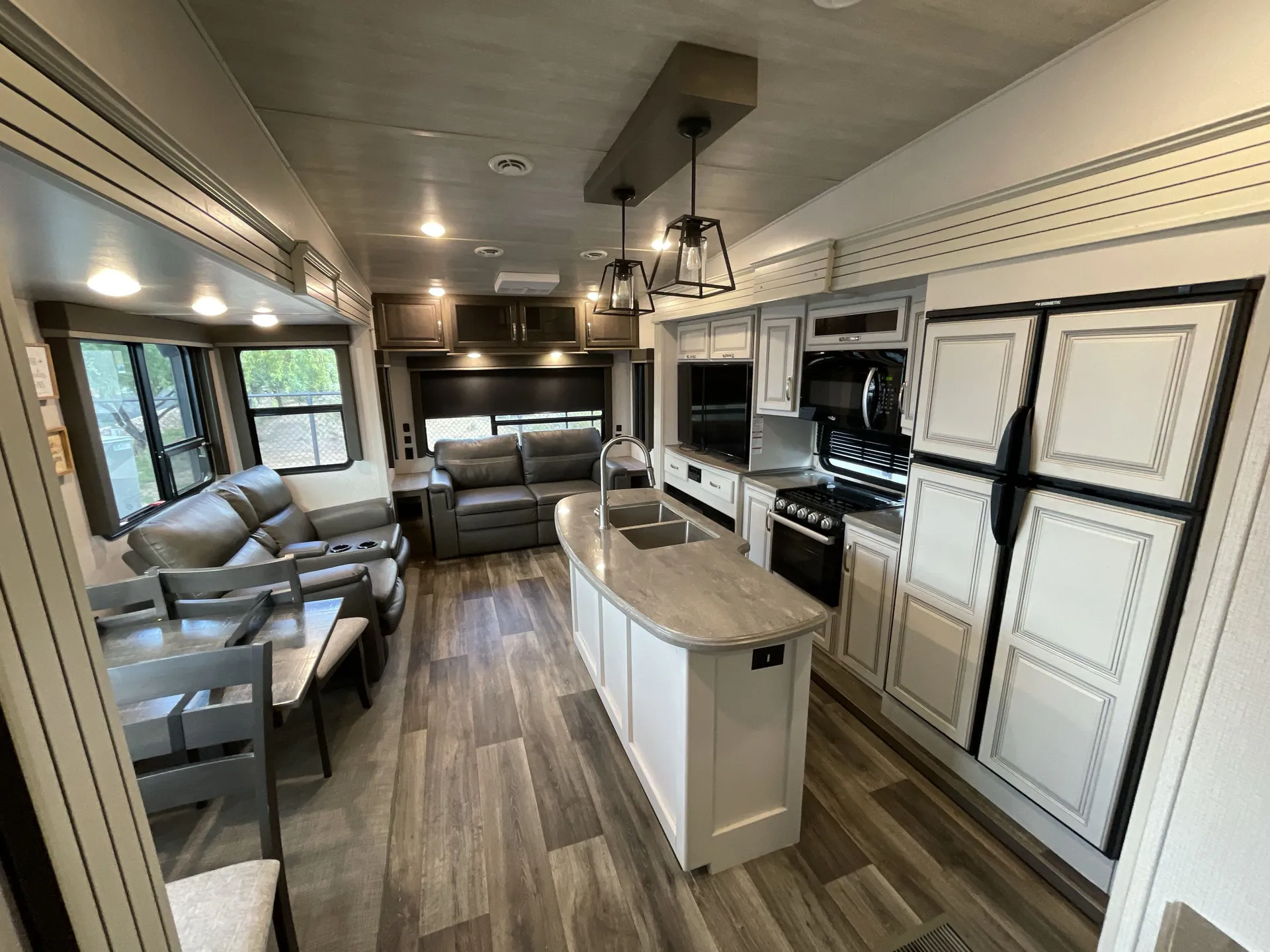 2021 Keystone Cougar 290RLS — living area main
