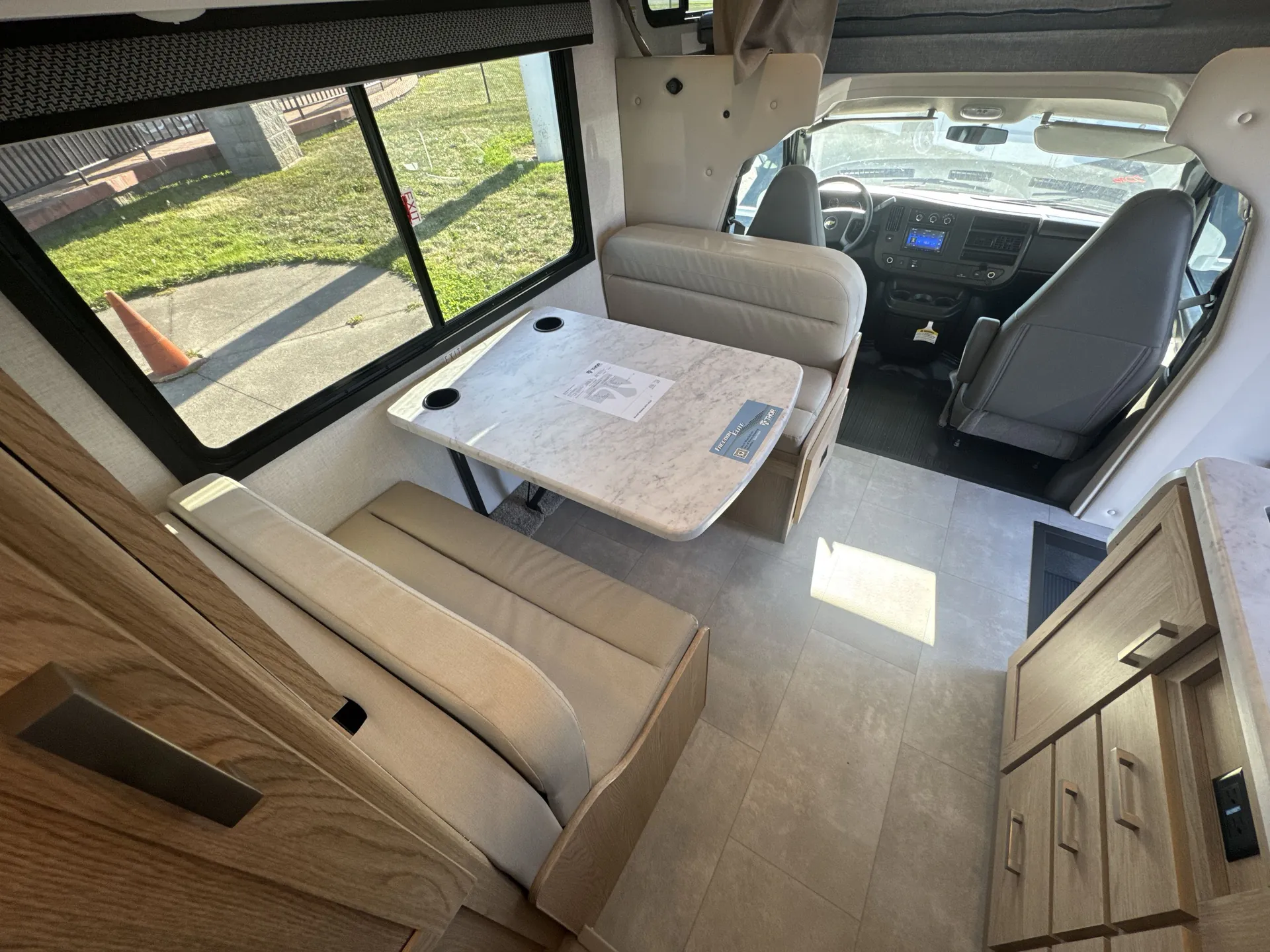 2026 Thor Motor Coach Freedom Elite 22HZ — living area main