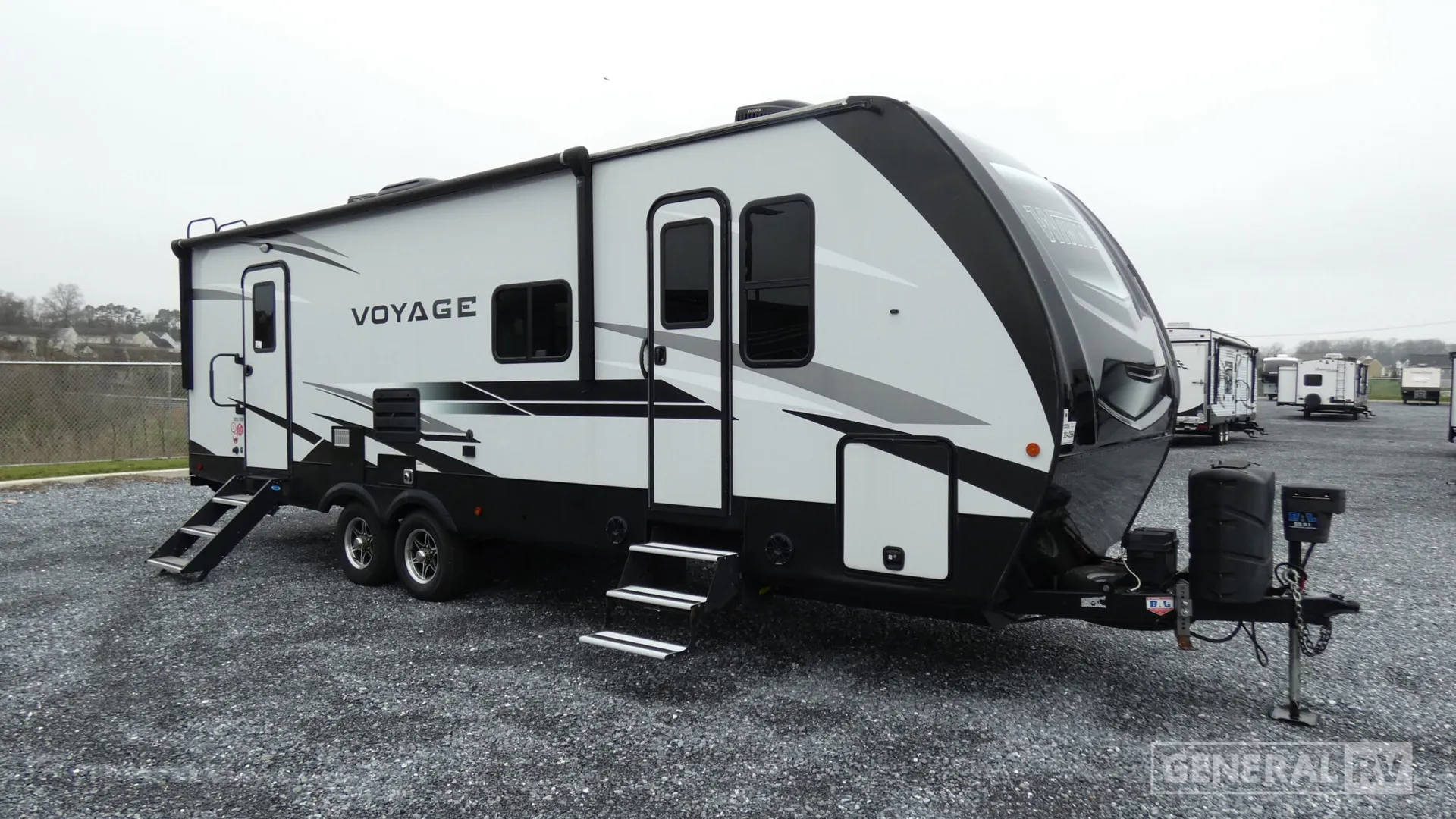 2021 Winnebago Voyage 2831RB - Photo 2