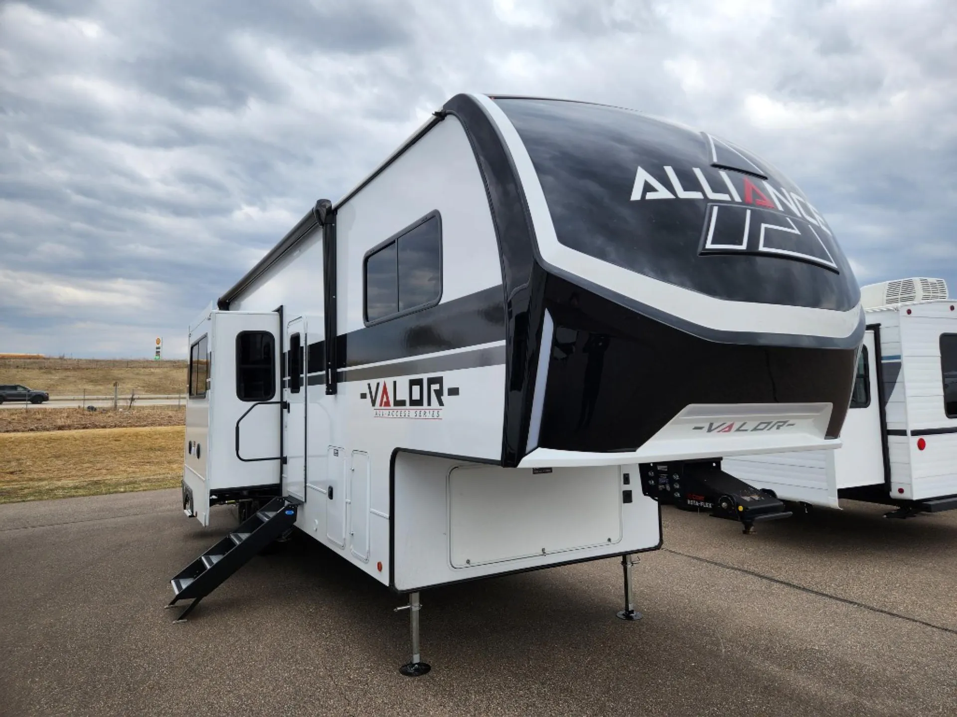 2026 Alliance RV Valor 32A10 - Photo 2