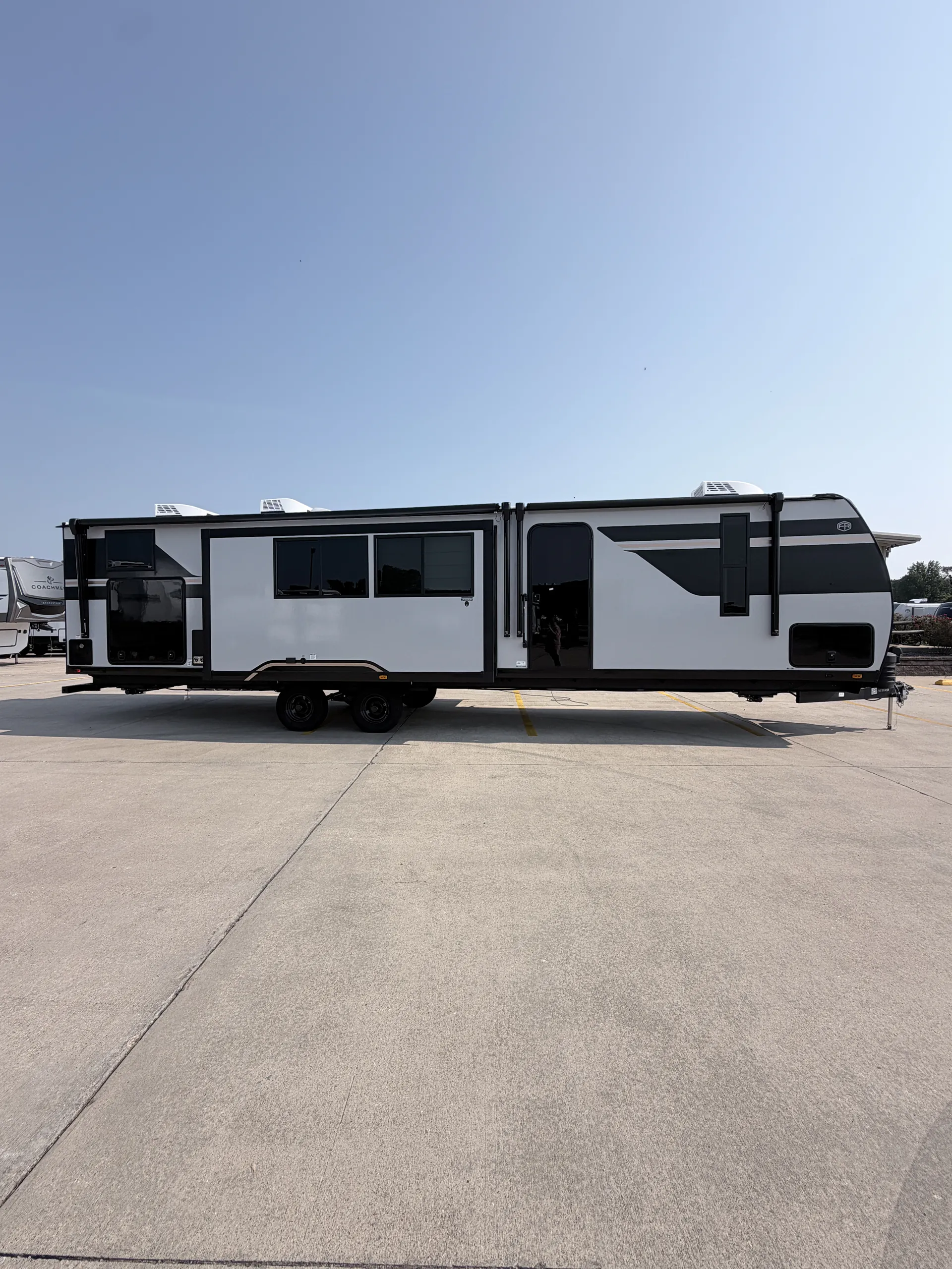 2027 Forest River Vibe 3400BH - Photo 3