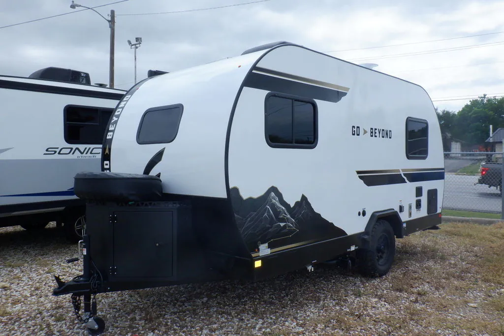 2021 Forest River Sandpiper Luxury 388BHRD — Photo 7