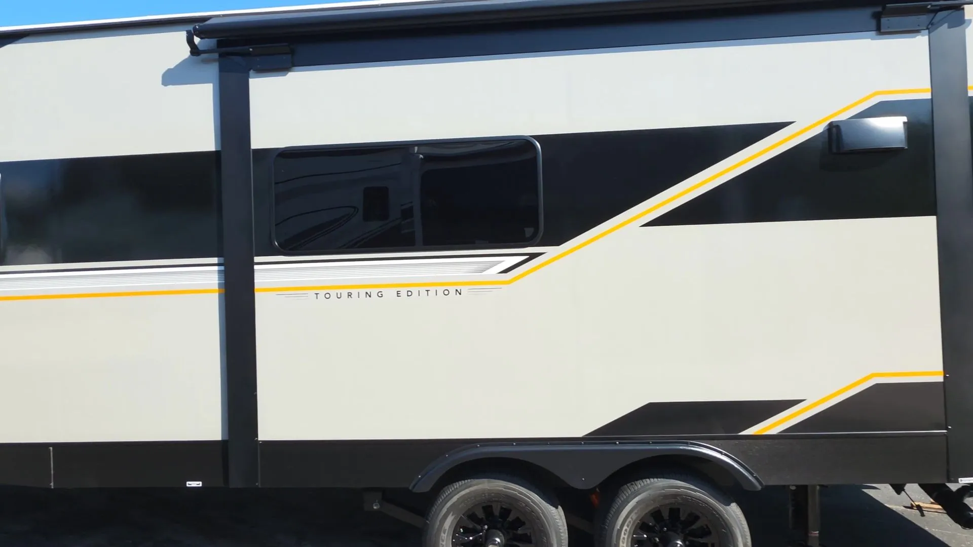 2027 Ember RV Touring Edition 2300MLL - Photo 4