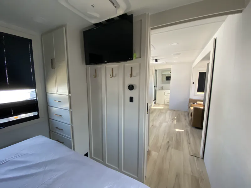 2026 Brinkley Model I 265, Photos photo 18