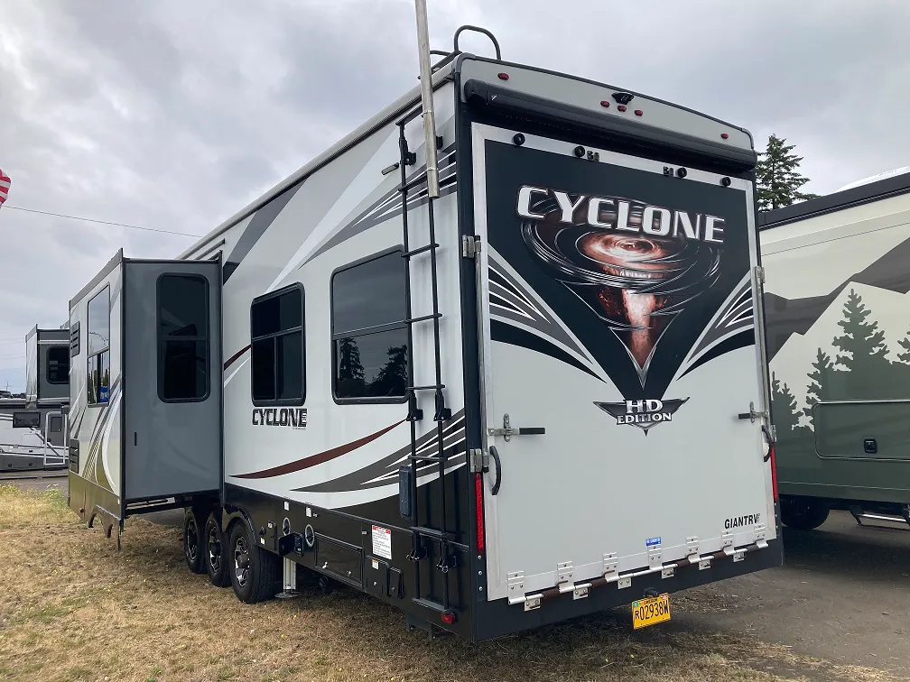 2020 Heartland Cyclone CY 4007 - Photo 4