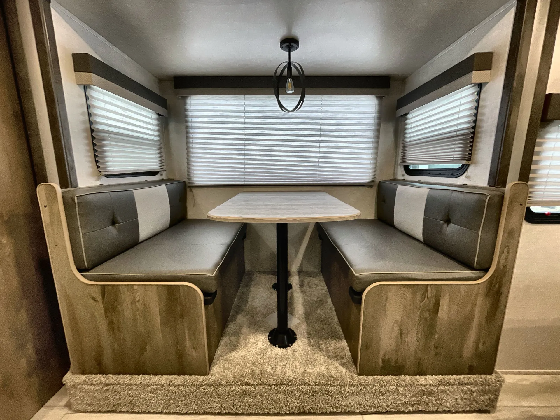 2022 Forest River Surveyor Legend 19RBLE — living area main