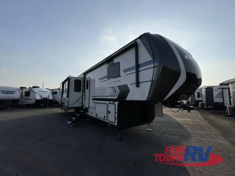 2026 Keystone Alpine Avalanche Edition 366LS - Photo 2