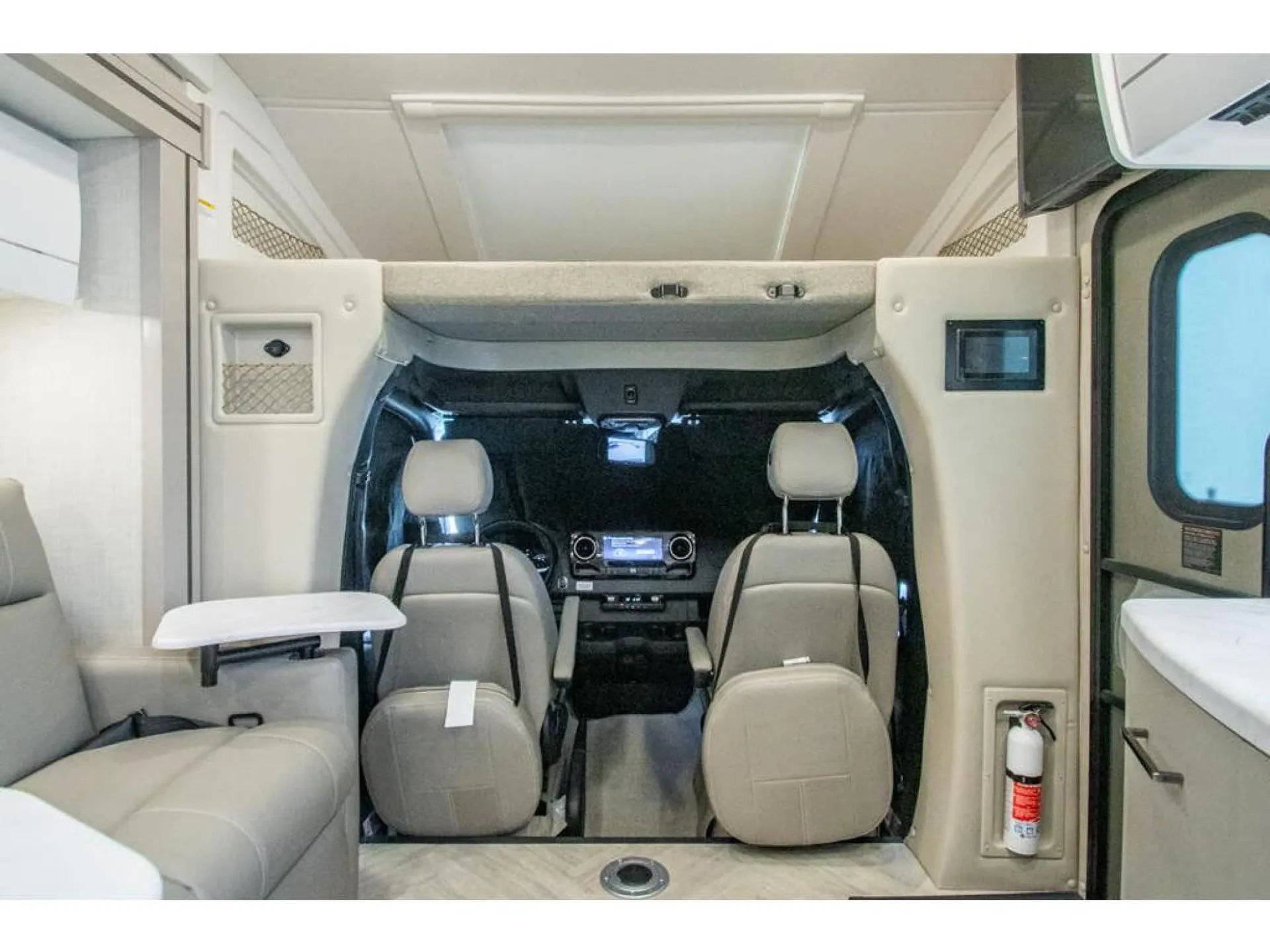 2026 Thor Motor Coach Tiburon Sprinter 24XL - Photo 4