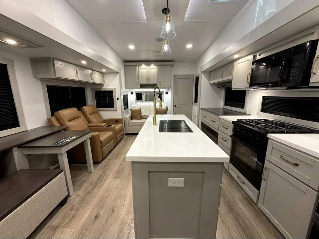 2026 Brinkley Model Z 3515, Photos photo 17