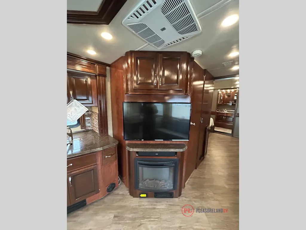 2018 Fleetwood Pace Arrow LXE 38N, Photos photo 14