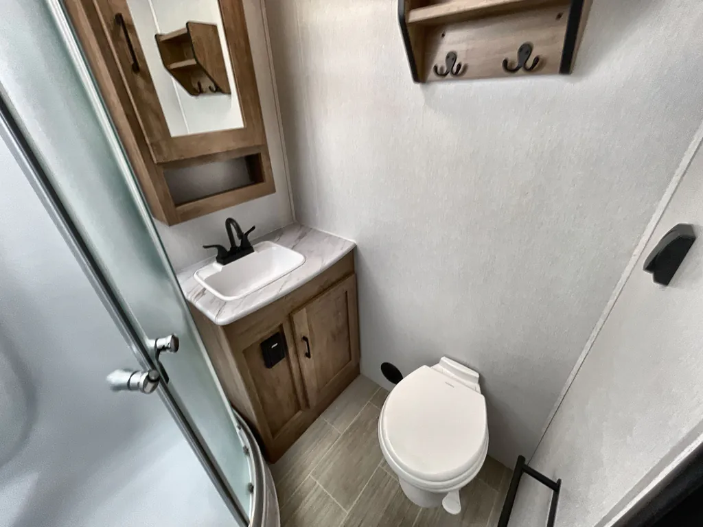2024 Coachmen Freedom Express Select 31SE, Photos photo 15