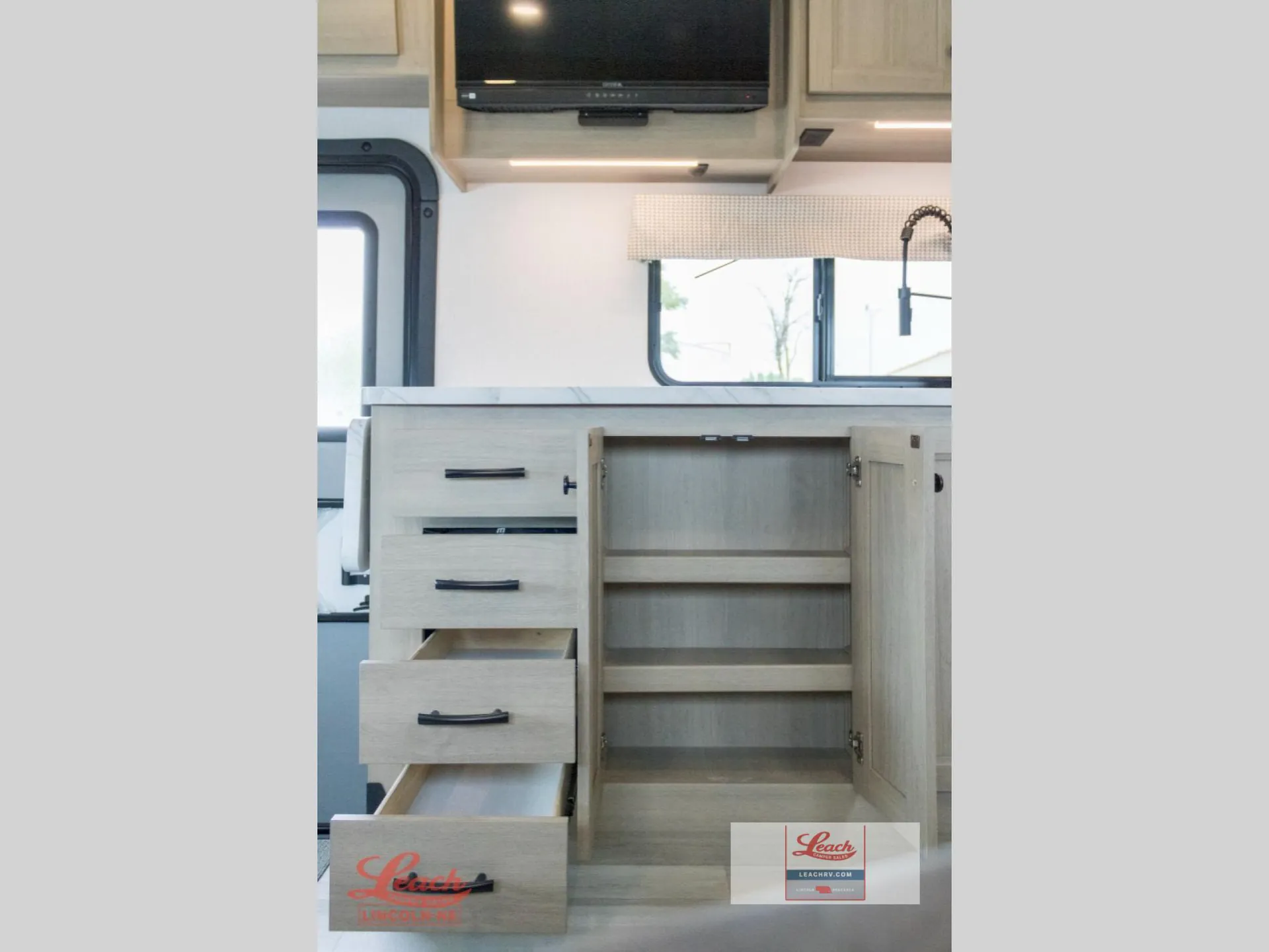2027 Forest River Sunseeker 3010DS - Photo 4