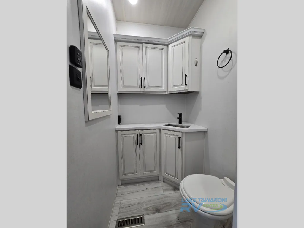 2024 Keystone Montana 3901RK, Photos photo 17