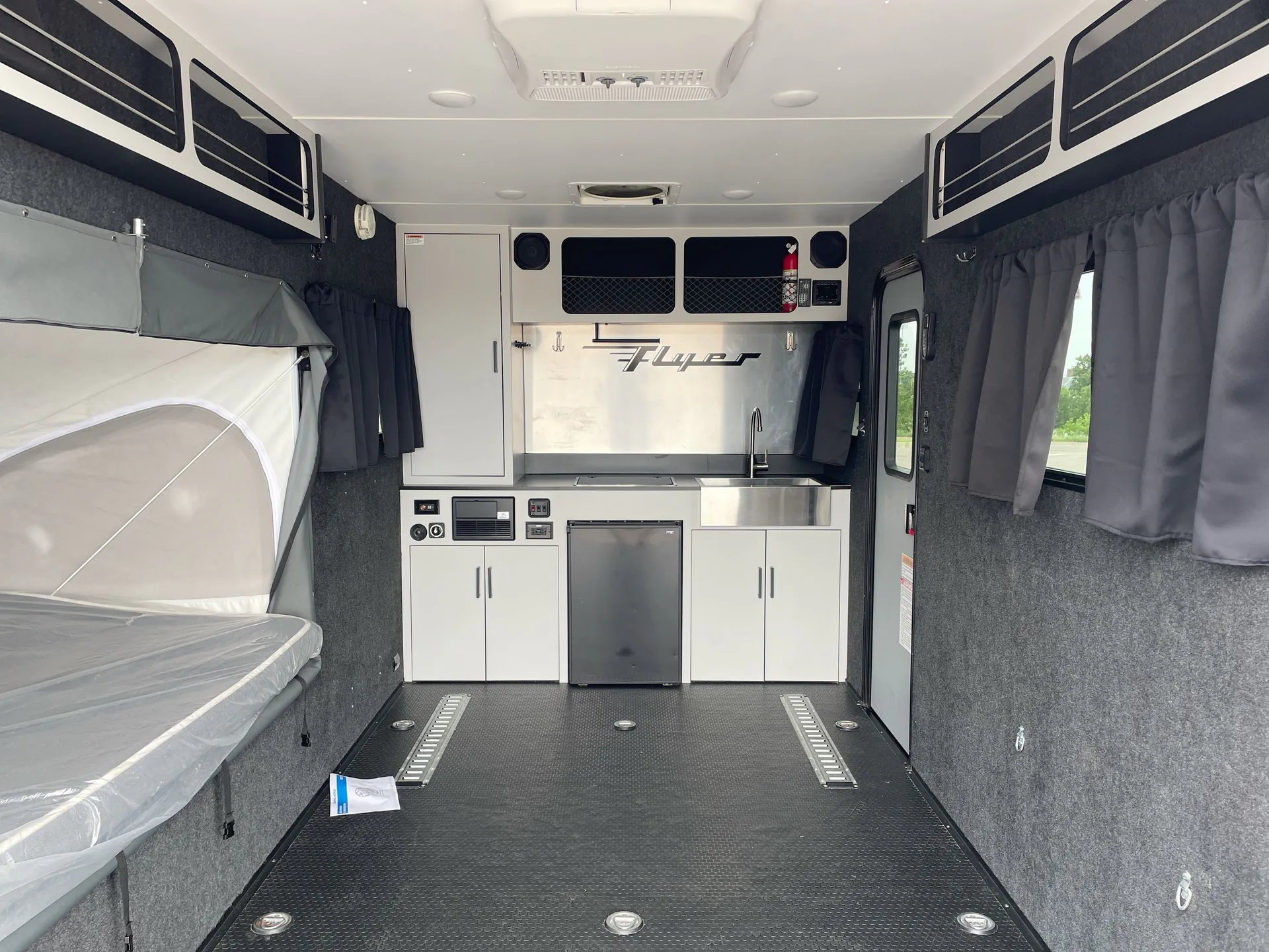 2022 inTech Flyer Discover — living area main