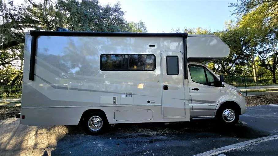 2024 Winnebago Porto 24P - Photo 3