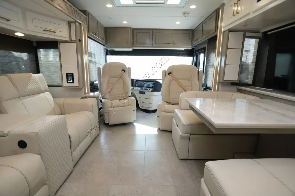 2027 Newmar New Aire 3543, Photos photo 4