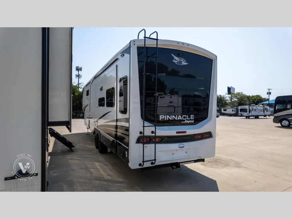 2026 Jayco Pinnacle 36FBTS, Photos photo 5