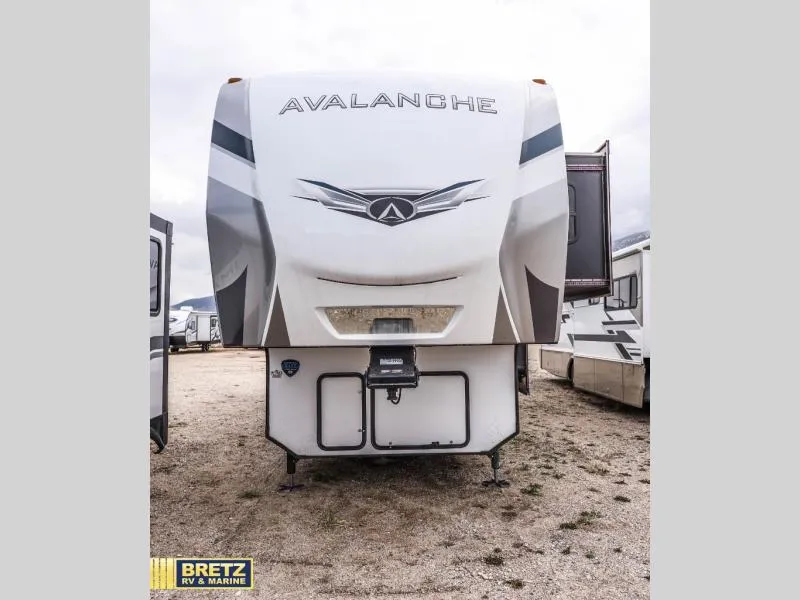 2023 Keystone Avalanche 372MB - Photo 4