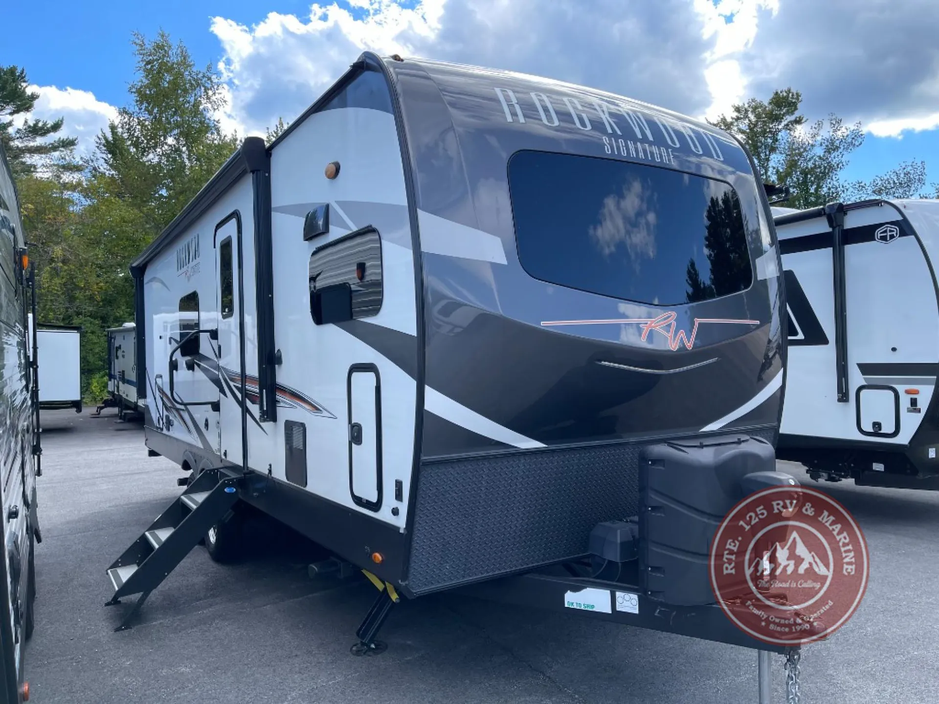 2021 Forest River Rockwood Signature Ultra Lite 8263MBR - Photo 2