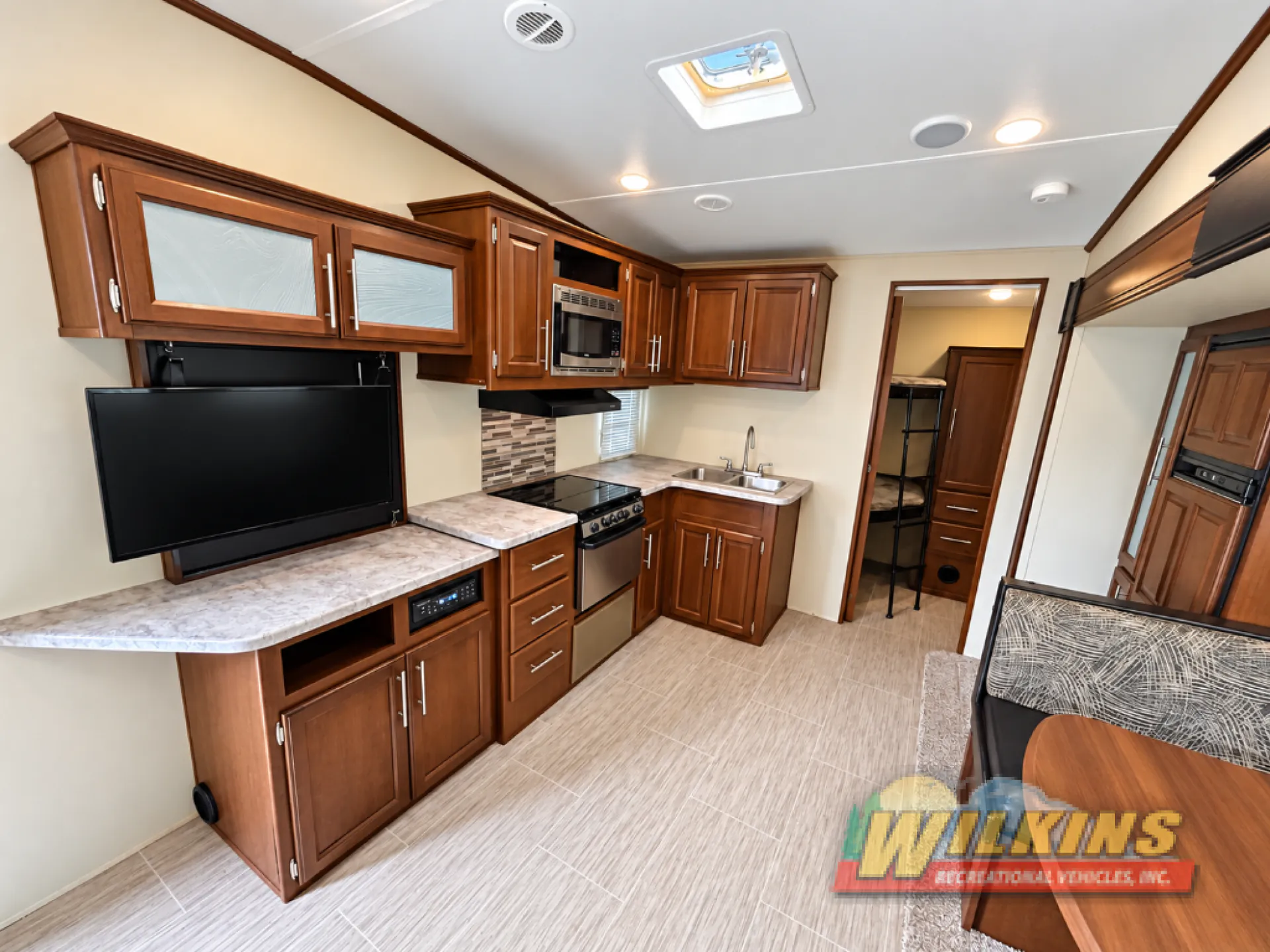 2018 Forest River Wildcat 28BH — Photo 8