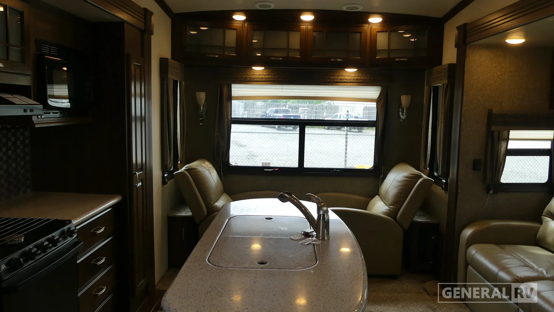 2016 Heartland Sundance 2880RLT - Photo 3