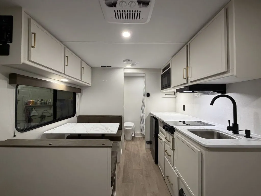 2026 Grand Design Transcend One 151RB - Photo 4