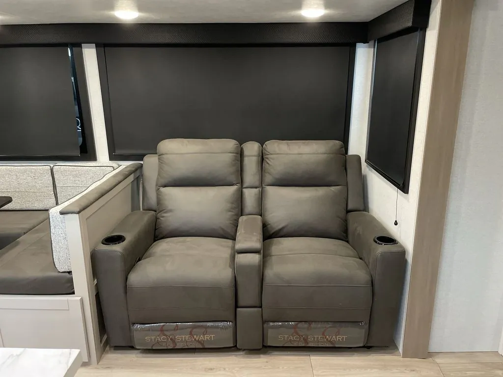 2027 Jayco Jay Feather 29BHB, Photos photo 5
