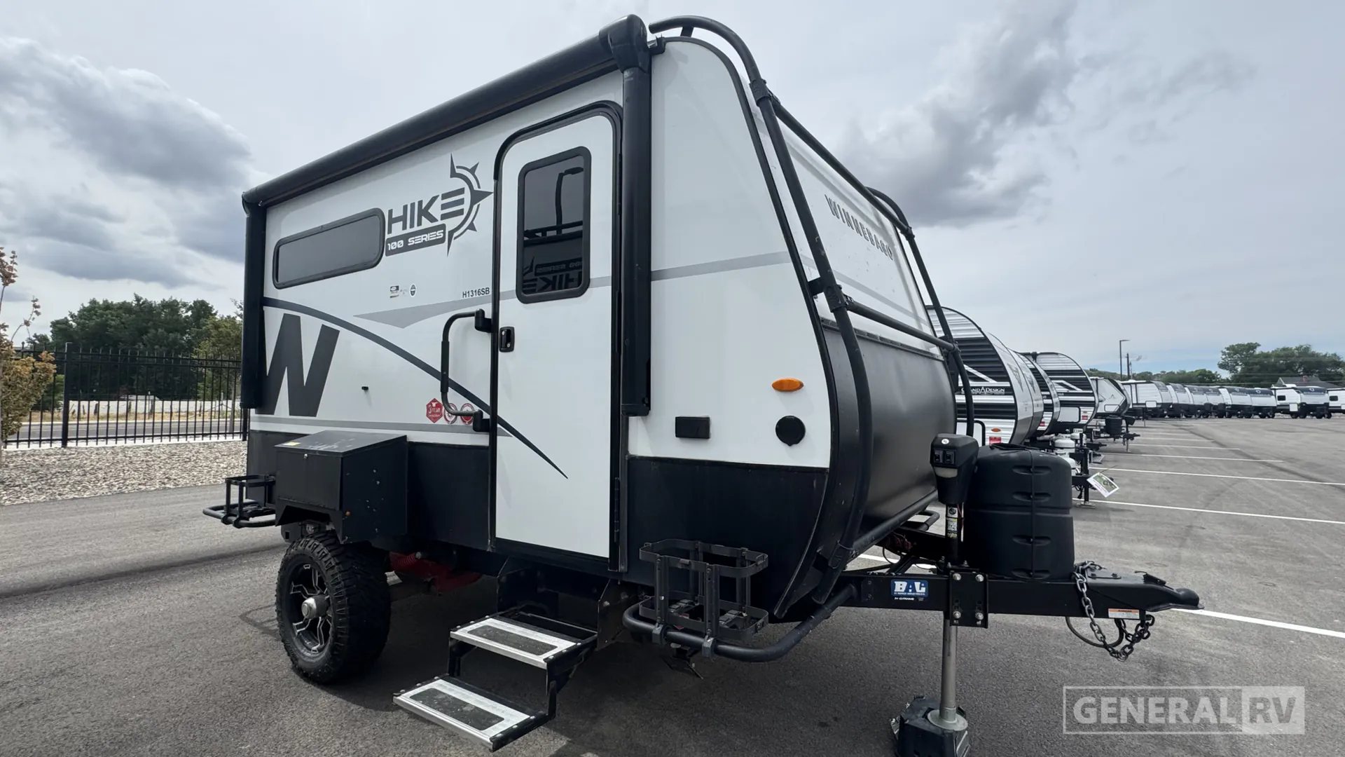 2023 Winnebago HIKE 100 H1316SB - Photo 2