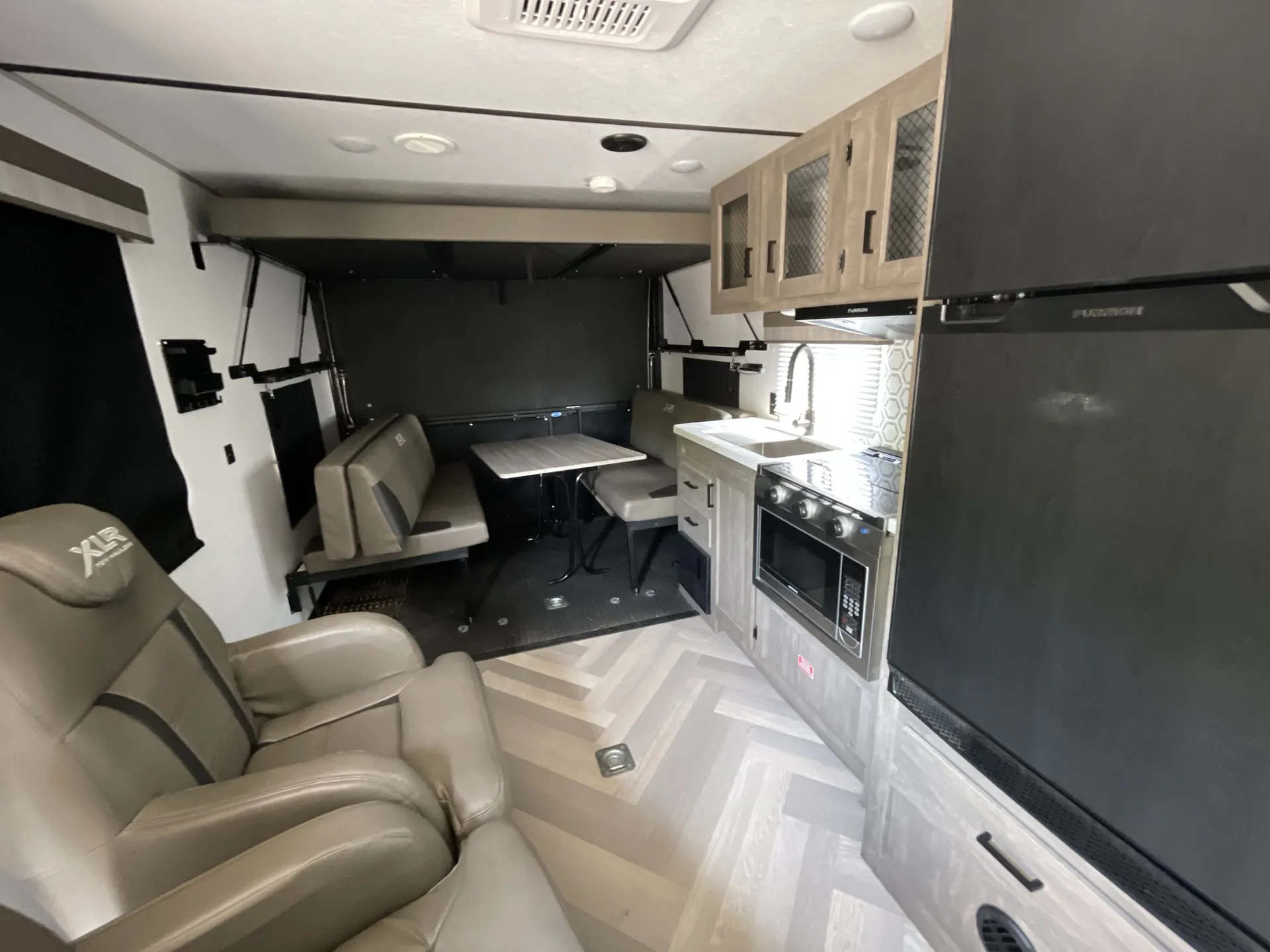 2024 Forest River XLR Micro Boost 24LE - Photo 3