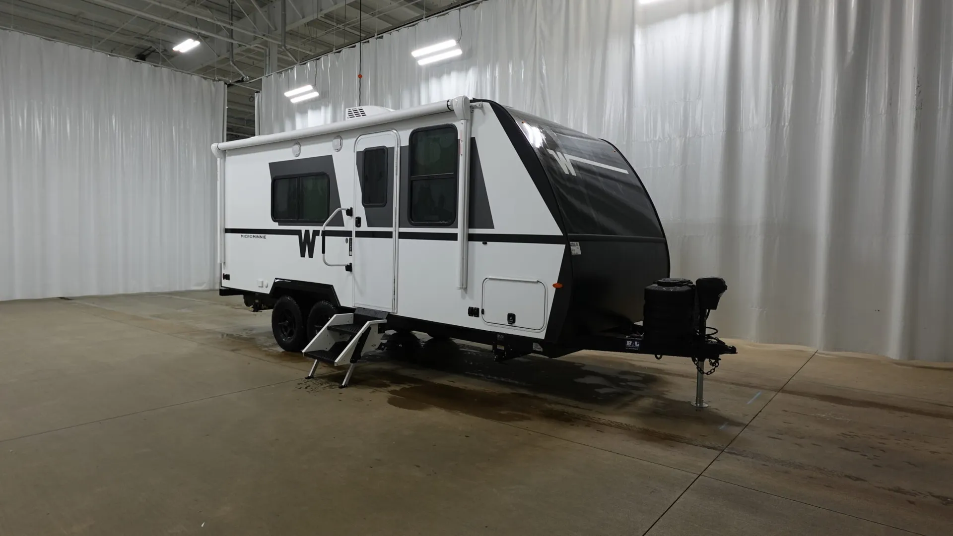 2026 Winnebago Micro Minnie 2000MRB - Photo 2