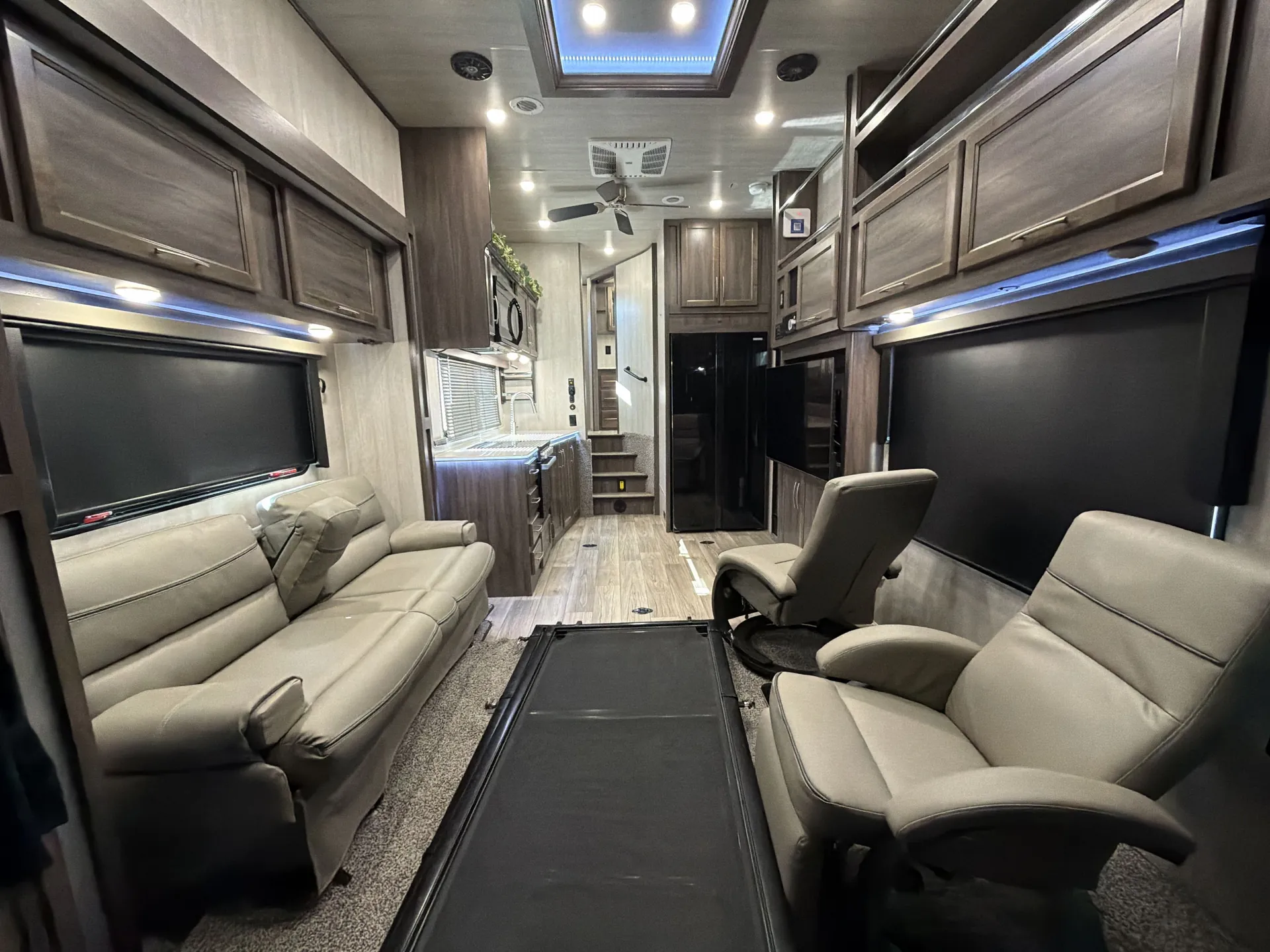 2025 Genesis Supreme Vortex 3317VXL — living area main