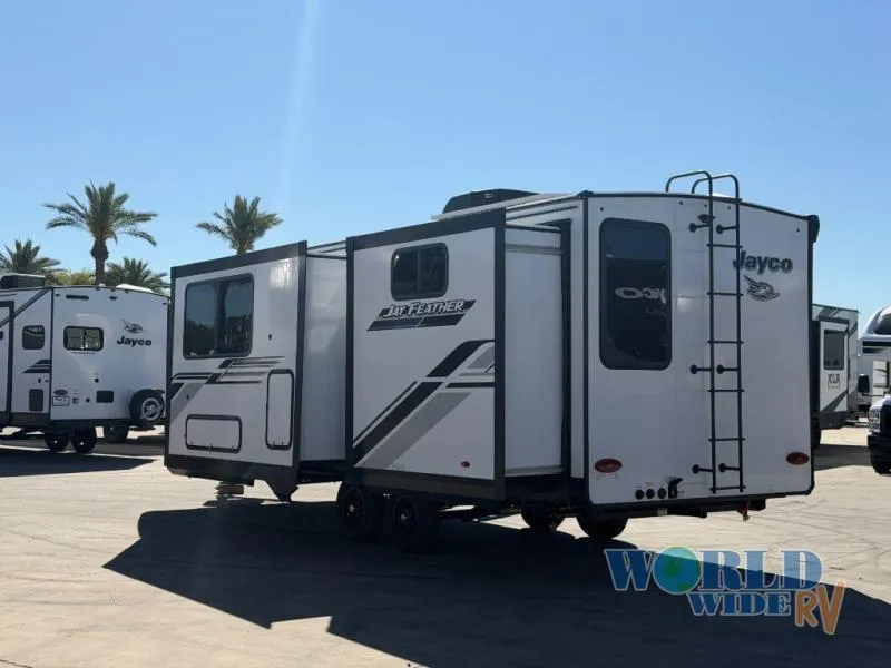 2026 Jayco Jay Feather 23MBD - Photo 3