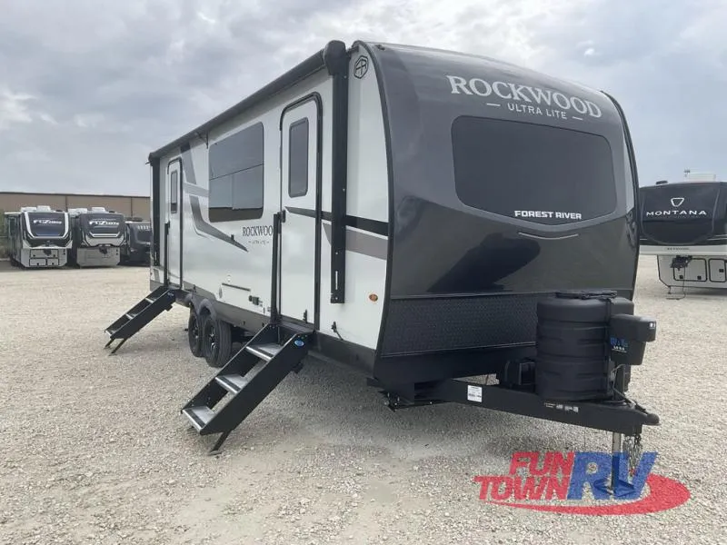 2026 Forest River Rockwood Ultra Lite 2619FK - Photo 3