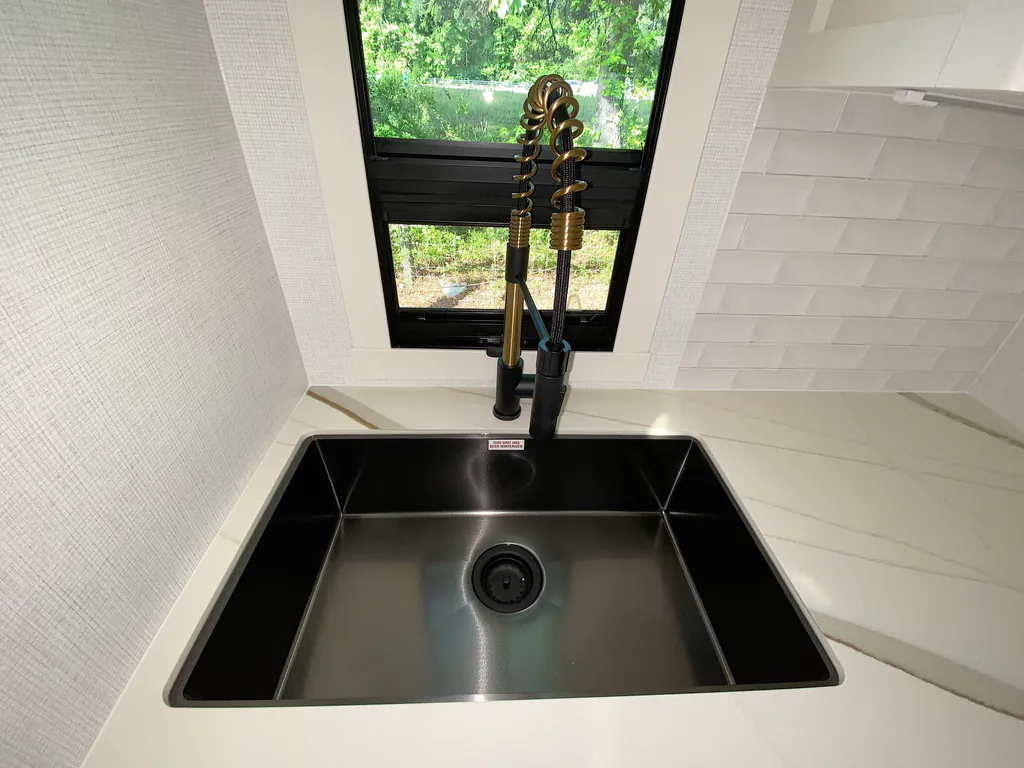 2026 Brinkley Model I 235, Photos photo 12