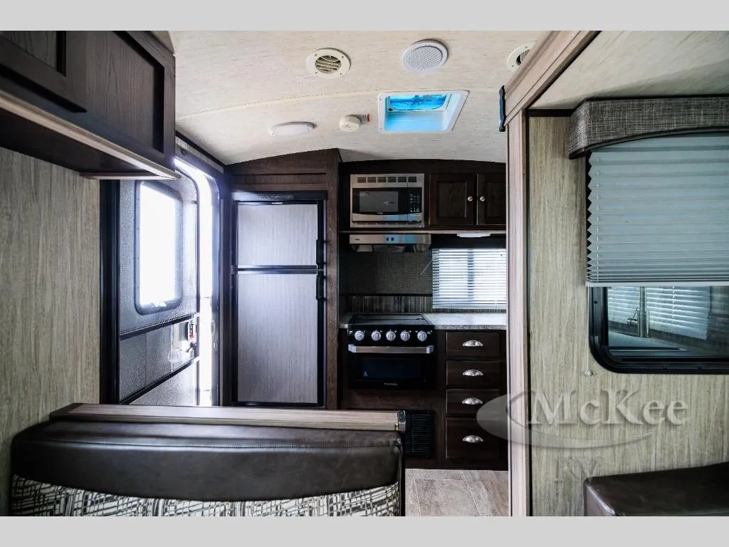2018 Heartland Sundance Ultra Lite 261 RK - Photo 4