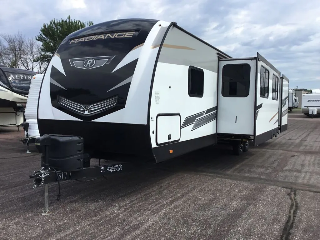 2021 Cruiser RV Radiance 30DS - Photo 3