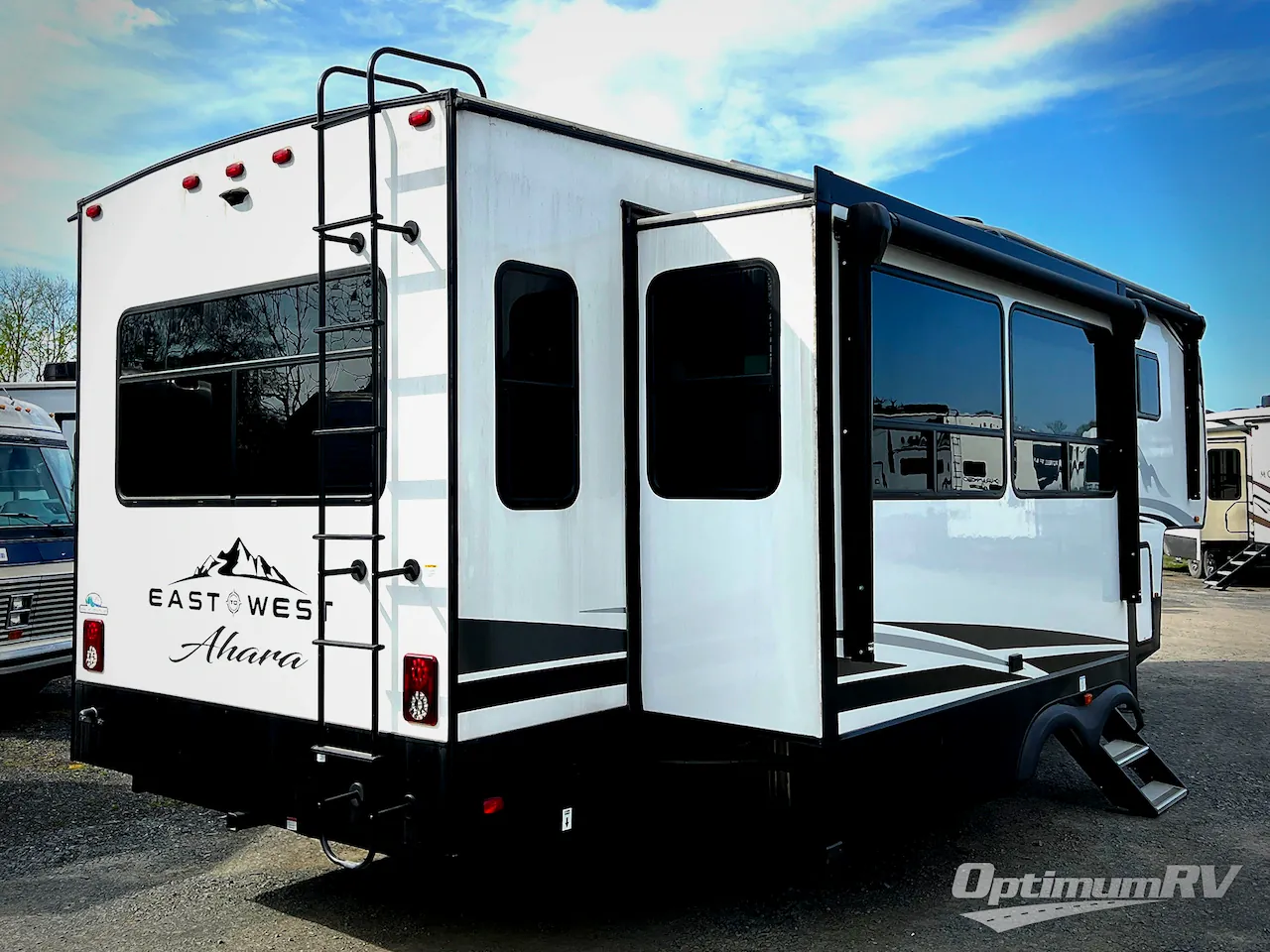 2023 East to West Ahara 325RL - Photo 3