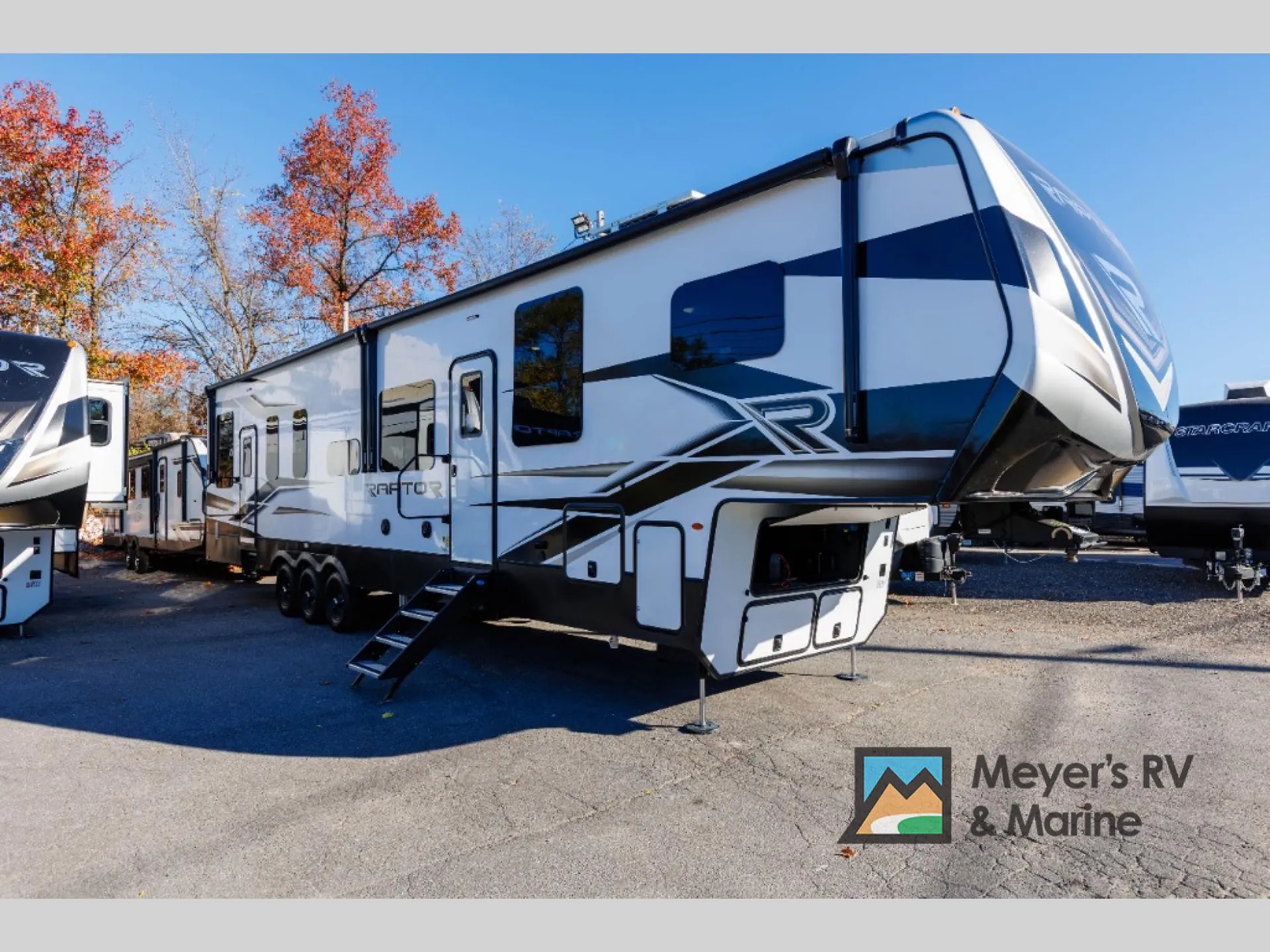 2025 Keystone Raptor 424 - Photo 2