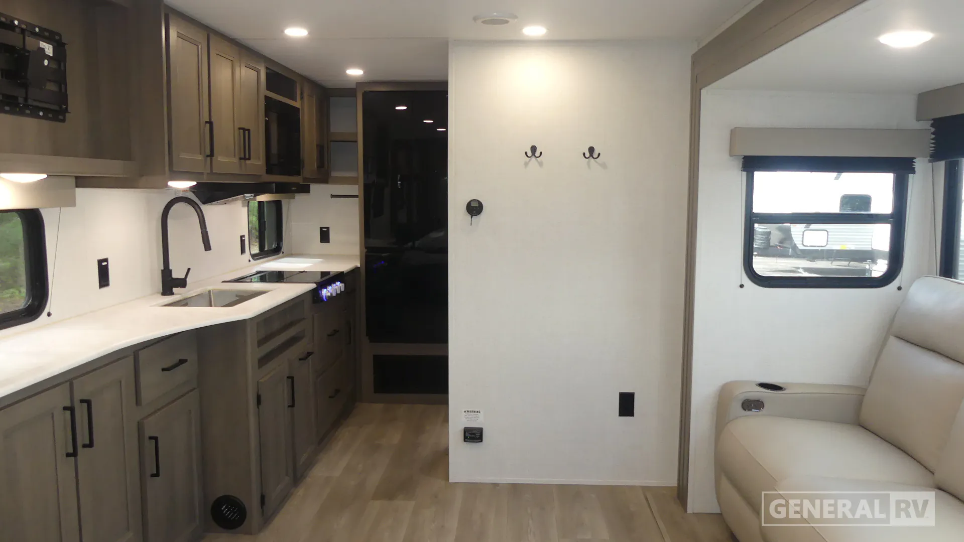 2025 Grand Design Transcend Xplor 20MKX - Photo 3