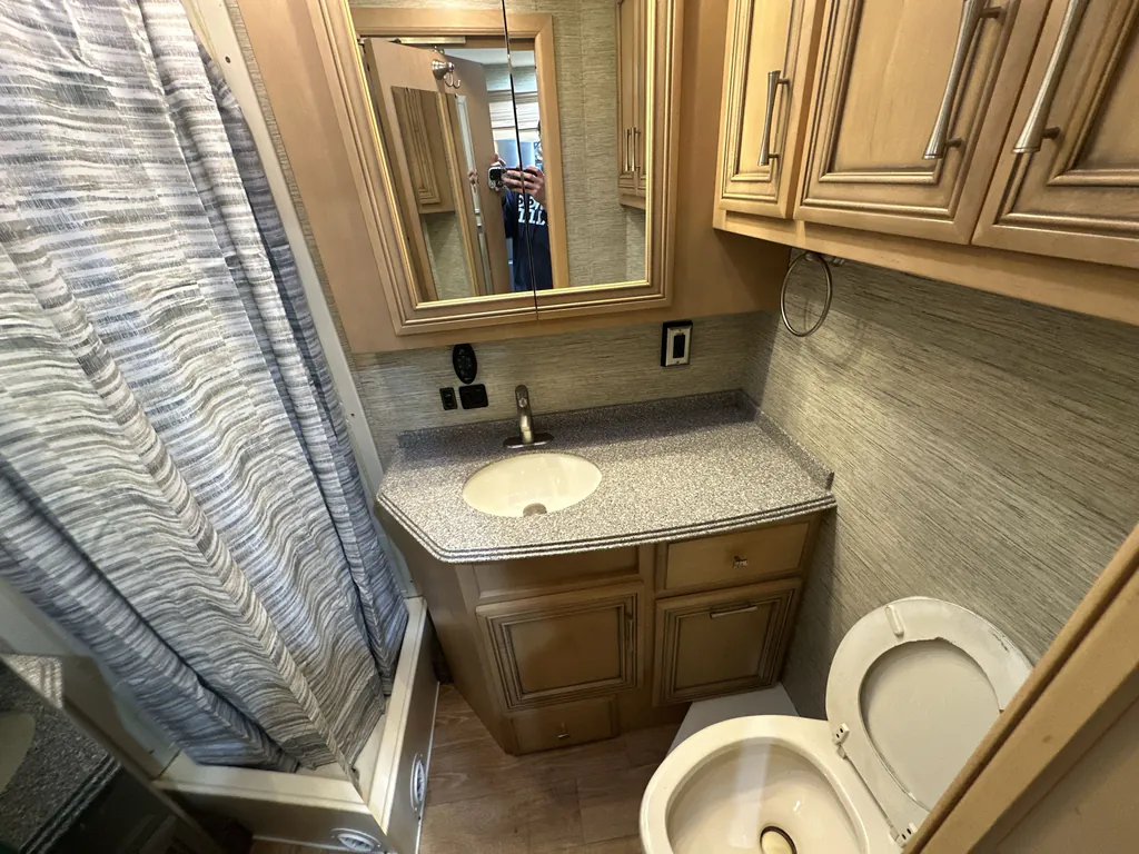 2017 Newmar Canyon Star 3923, Photos photo 13