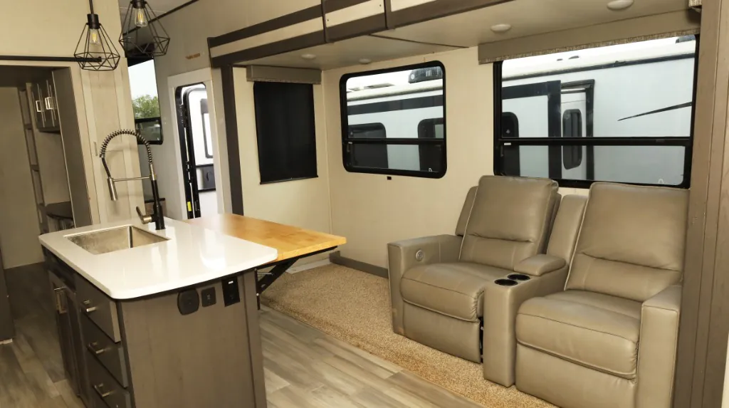2021 Keystone Sprinter Limited 3590LFT - Photo 4
