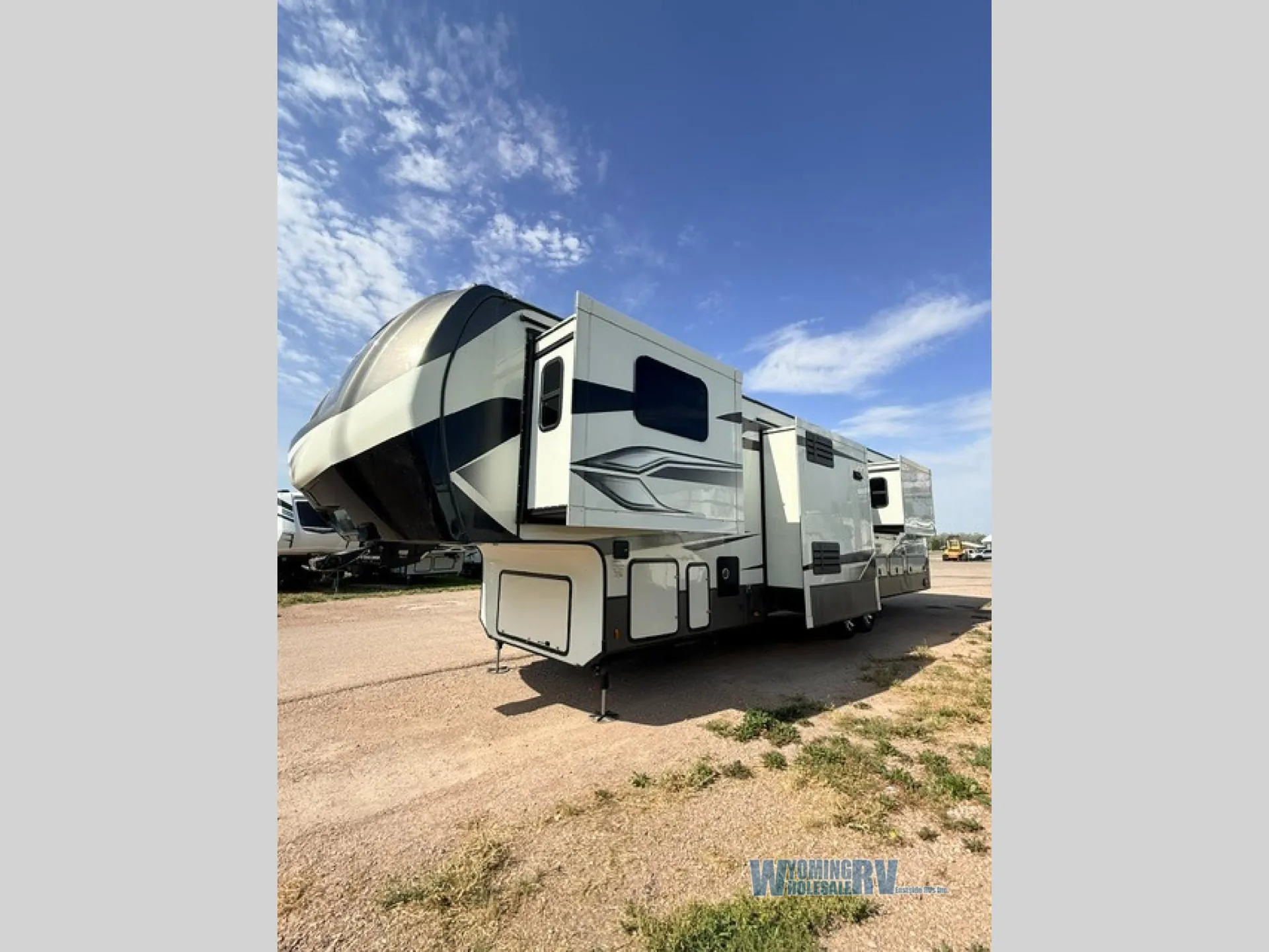 2022 Keystone Alpine 3700FL - Photo 4