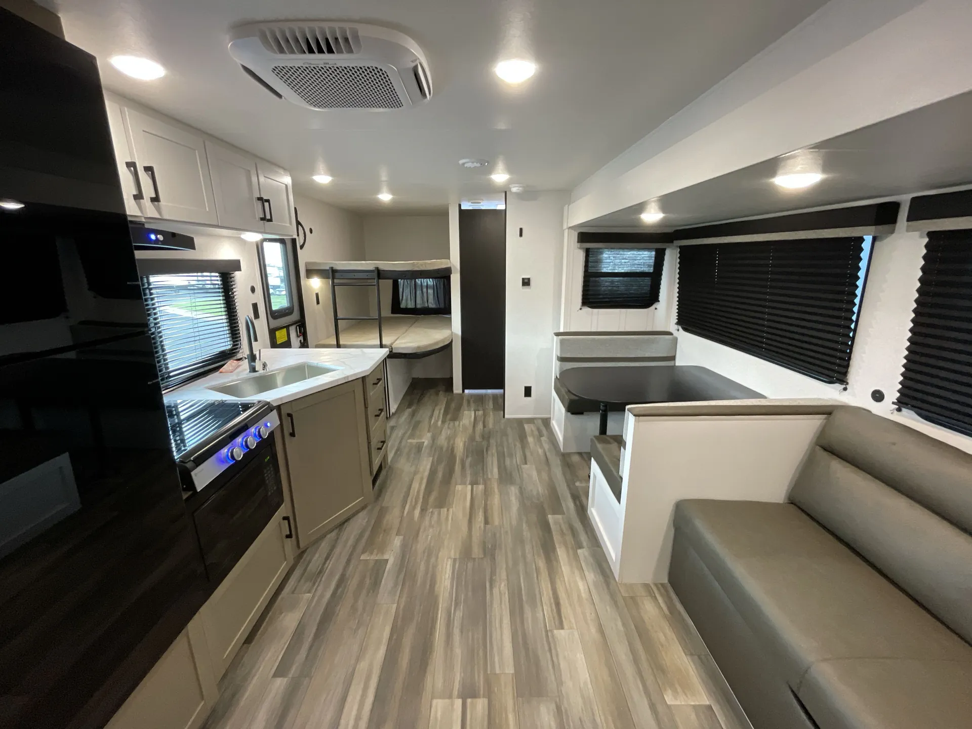2027 Highland Ridge Open Range Colt 27BPS — living area main